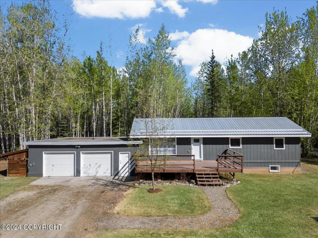 1035 MEADOW RUE AVE, NORTH POLE, AK 99705, photo 1 of 37