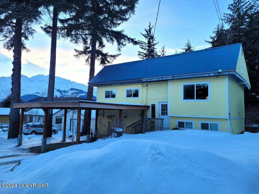 327 LYNNVIEW DR, HAINES, AK 99827, photo 1 of 22